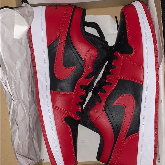 Midnight navy 1 high 10.5 & bred lowsize10 both ds - Picture 2 of 8